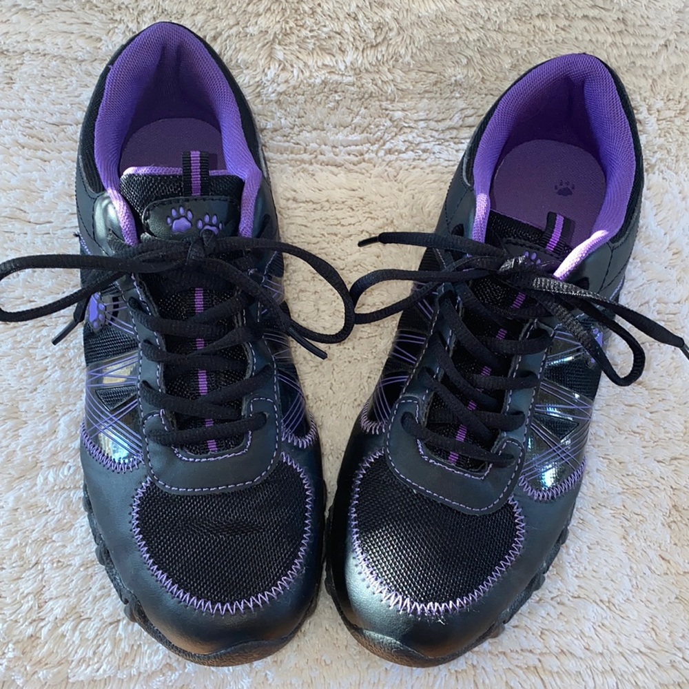 Animal Rescue Site Walking Shoe / Sneaker Size 10